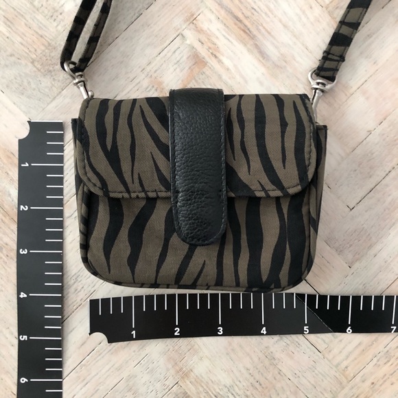 Baggallini Mini Wallet Crossbody Bag Black Green - Picture 7 of 8